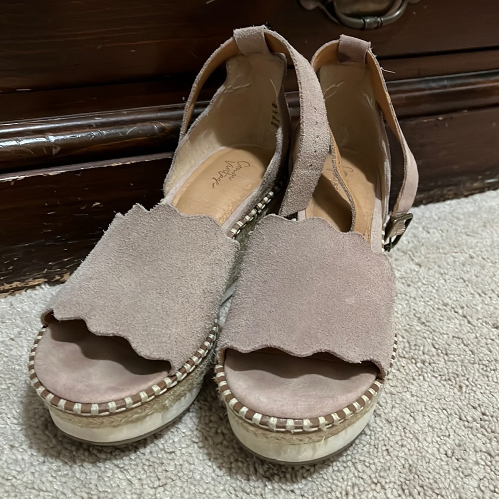 Pink Crown Vintage wedges